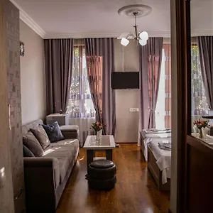 Family Kolorit Old 3* Тбилиси